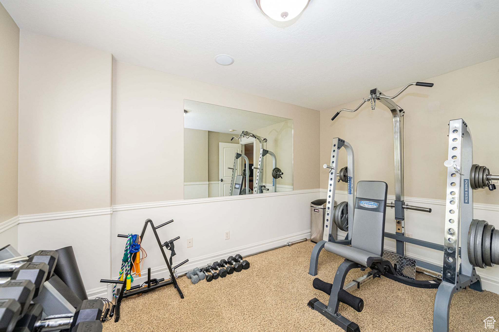 WINDSOR FARMS - Residential