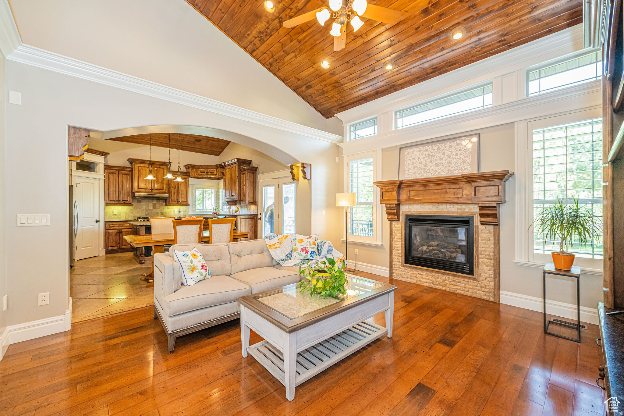 WINDSOR FARMS - Residential