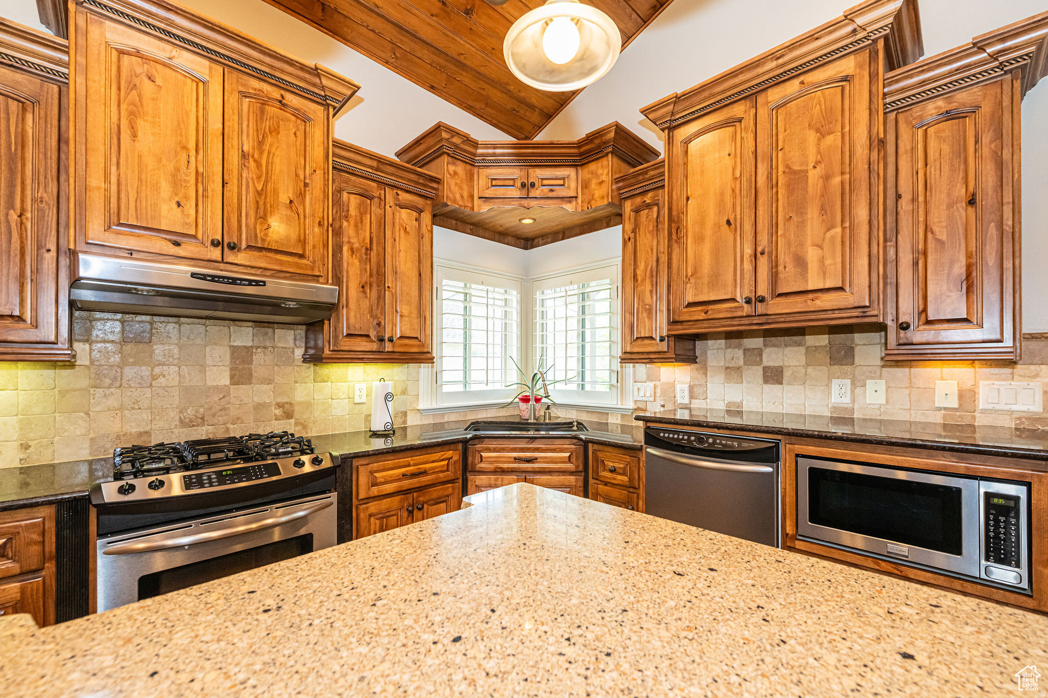 WINDSOR FARMS - Residential