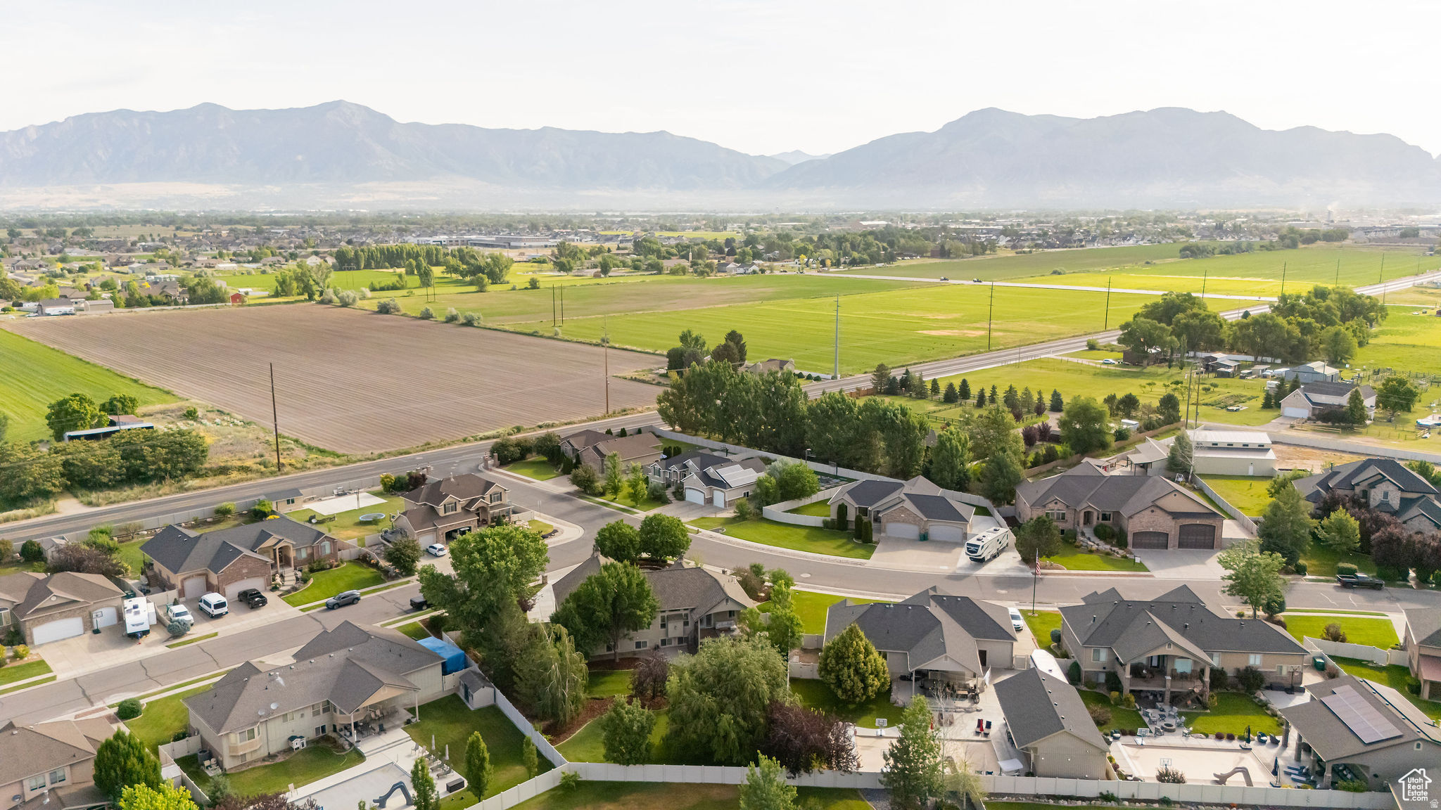 WINDSOR FARMS - Residential