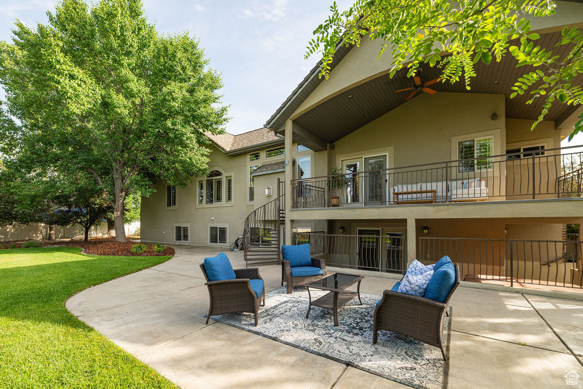 WINDSOR FARMS - Residential