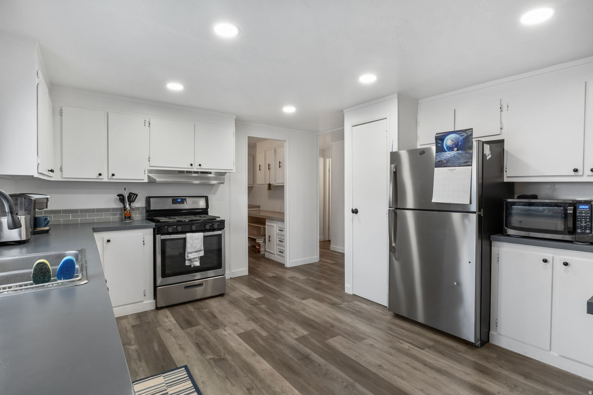 LAKEVIEW ESTATES - Residential