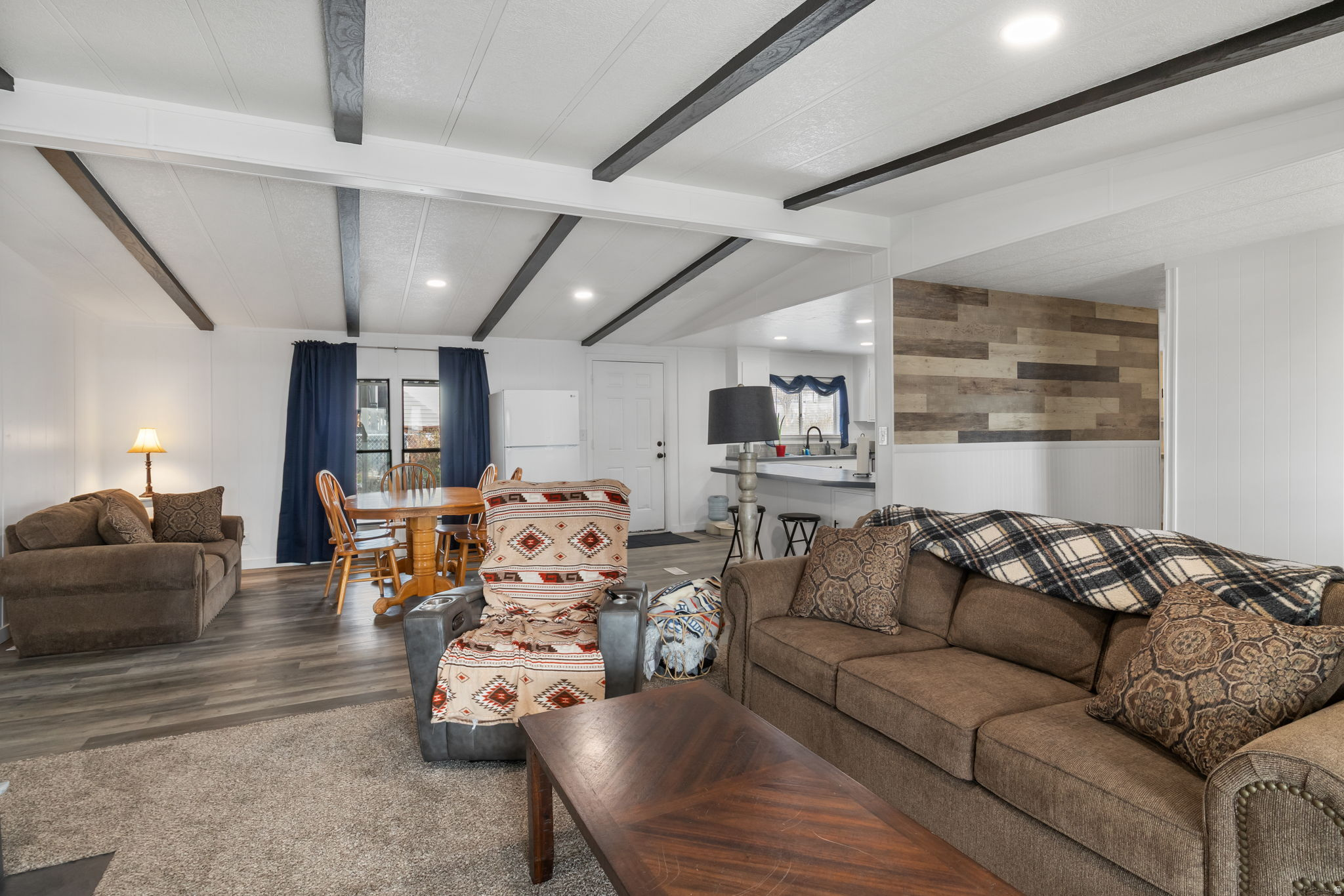 LAKEVIEW ESTATES - Residential