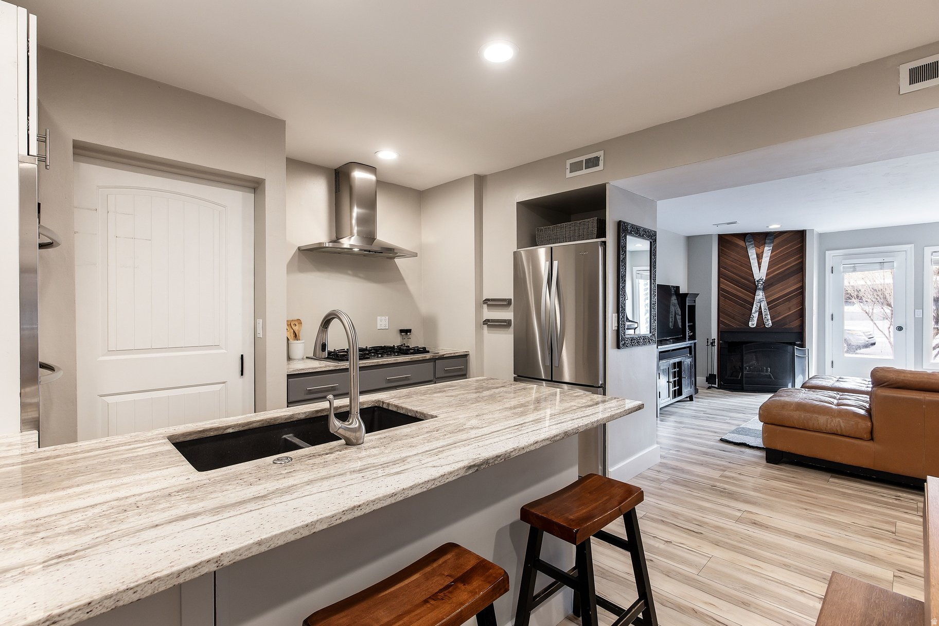 CLAIMJUMPER CONDOMINIUM - Residential