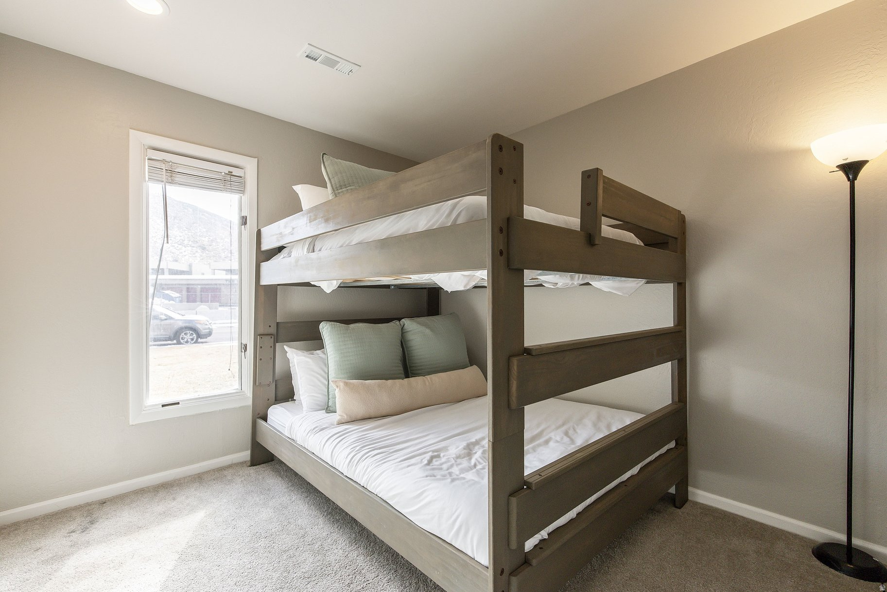 CLAIMJUMPER CONDOMINIUM - Residential