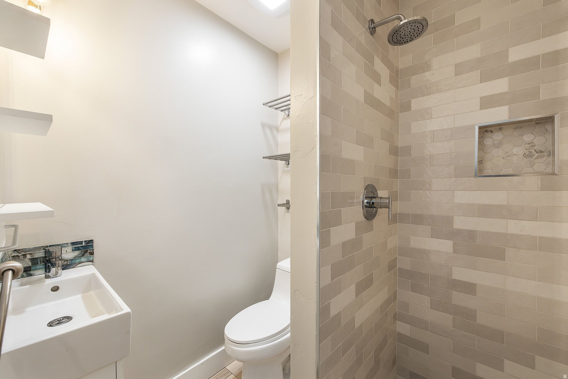 CLAIMJUMPER CONDOMINIUM - Residential