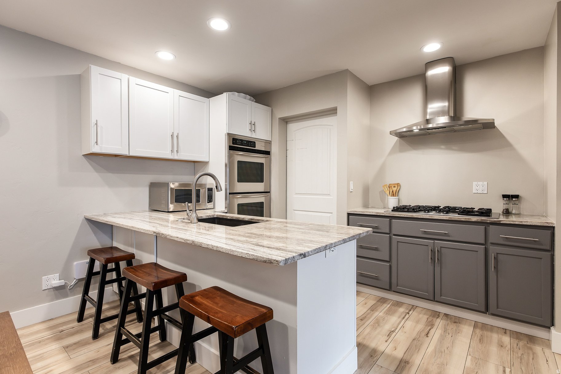 CLAIMJUMPER CONDOMINIUM - Residential