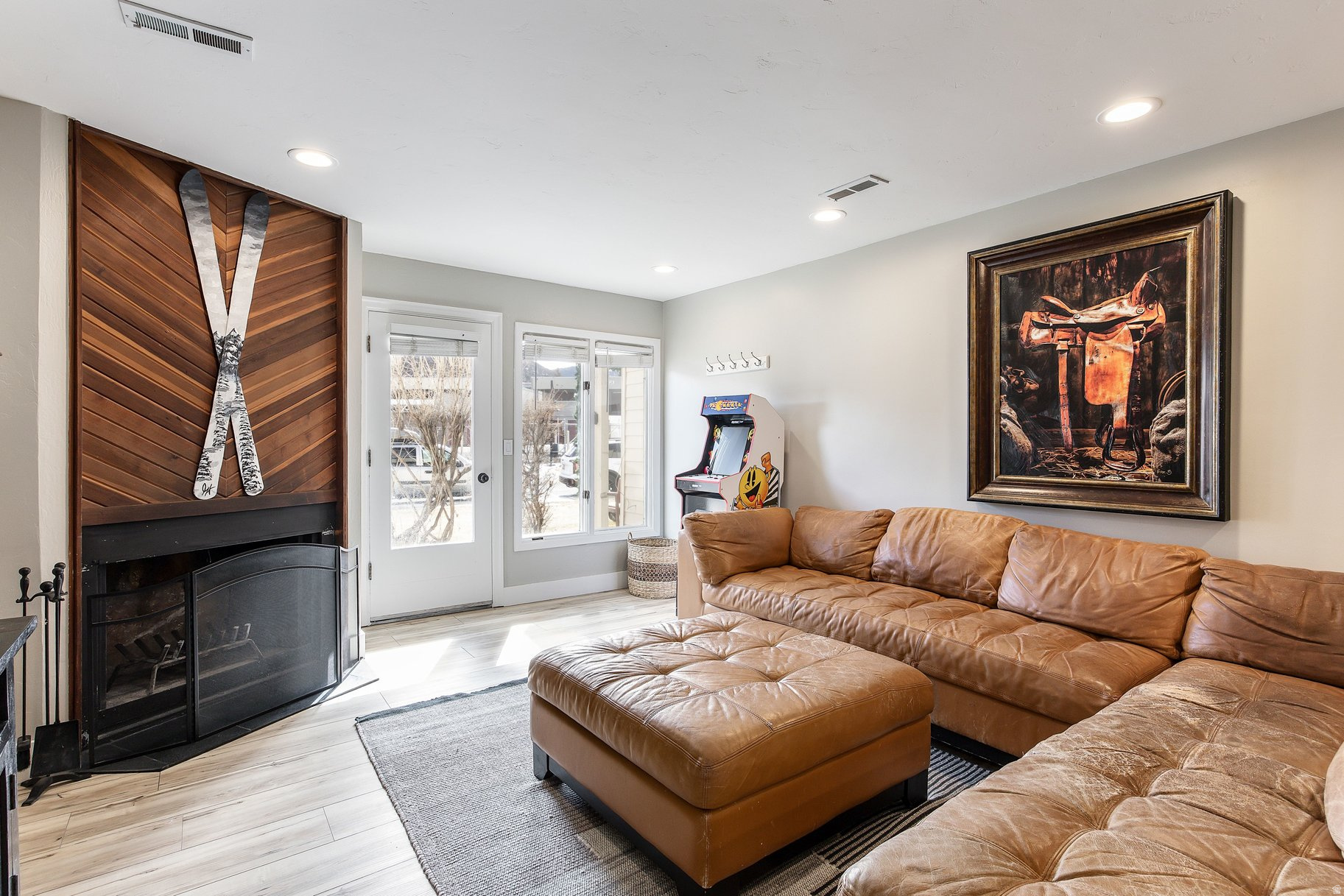 CLAIMJUMPER CONDOMINIUM - Residential