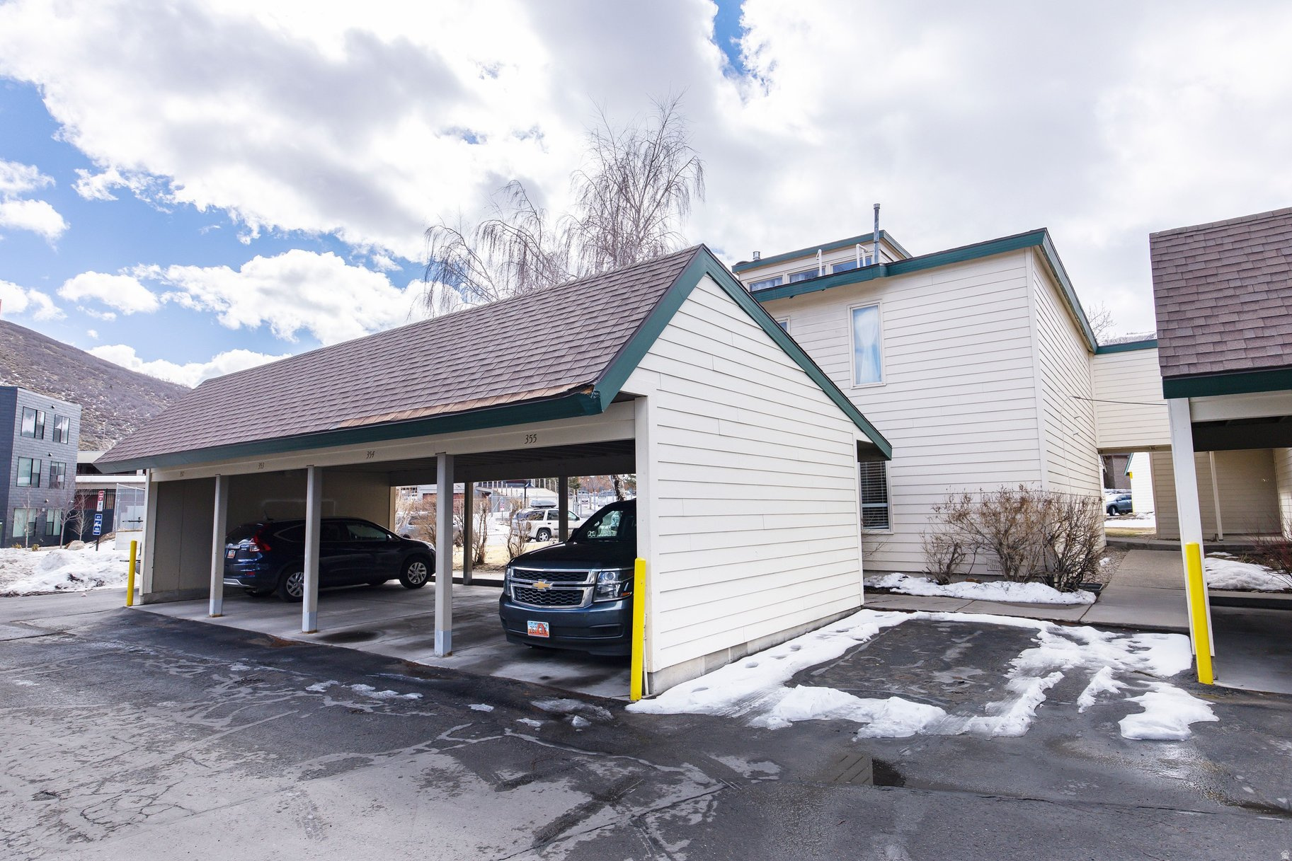 CLAIMJUMPER CONDOMINIUM - Residential