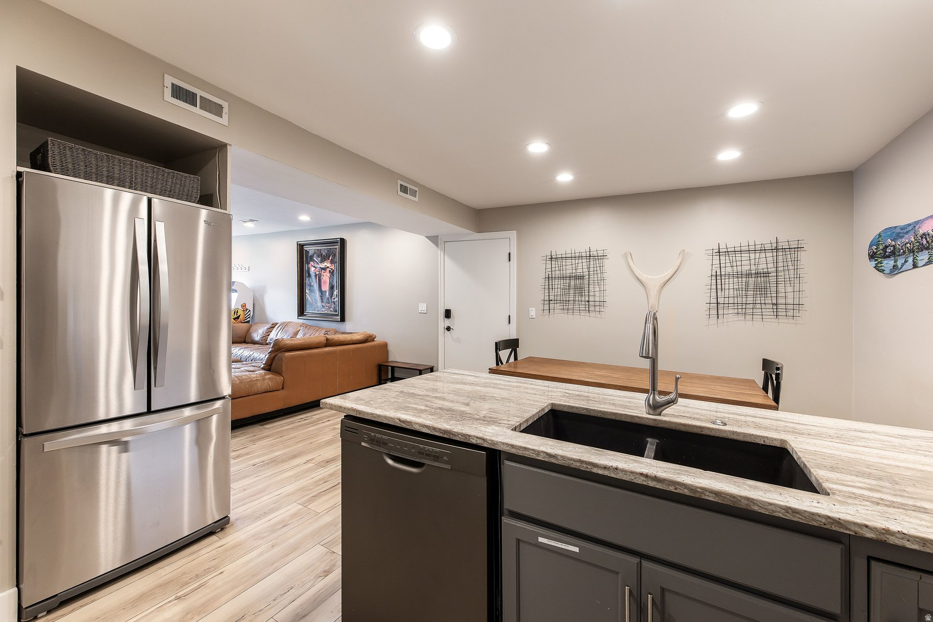 CLAIMJUMPER CONDOMINIUM - Residential