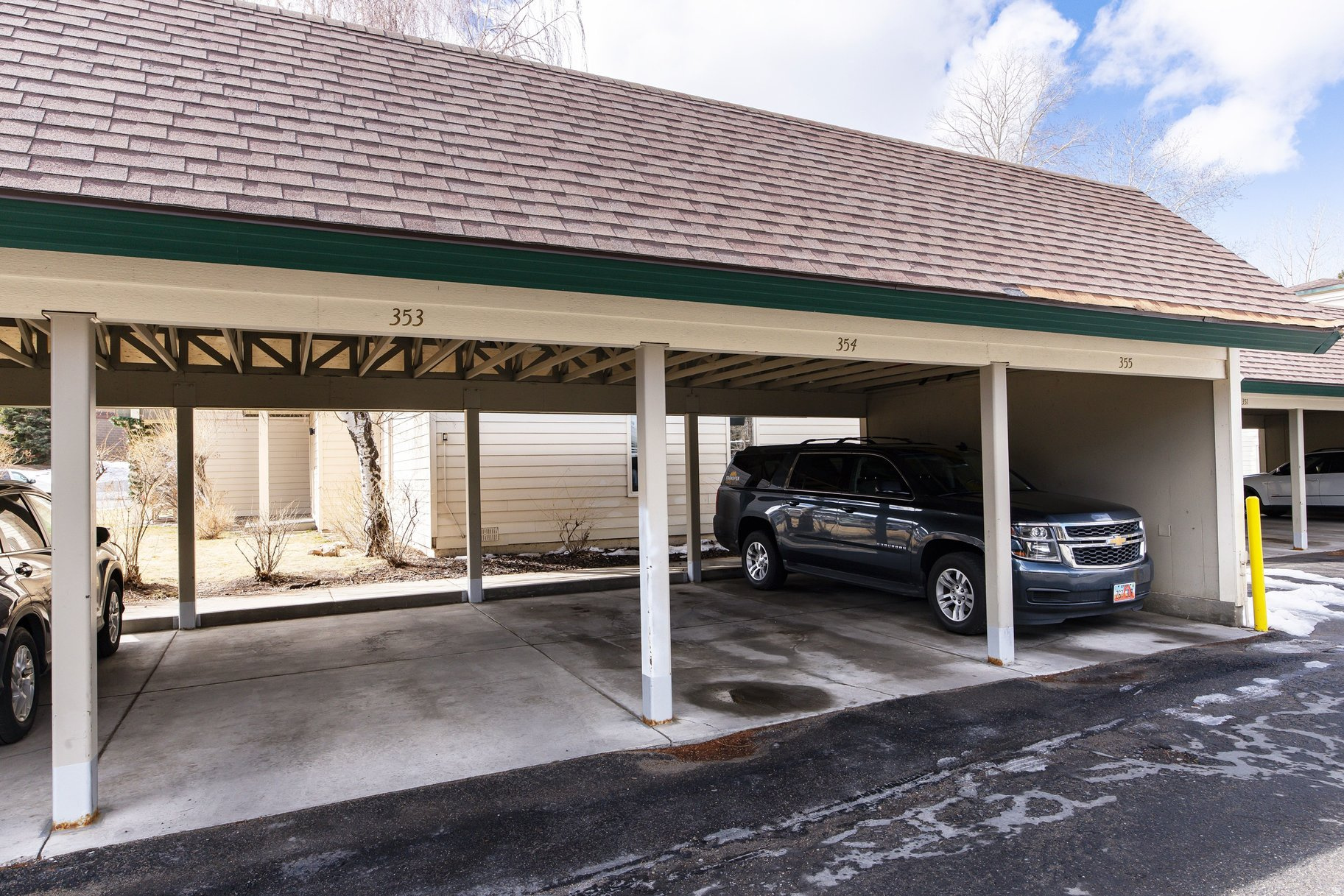 CLAIMJUMPER CONDOMINIUM - Residential