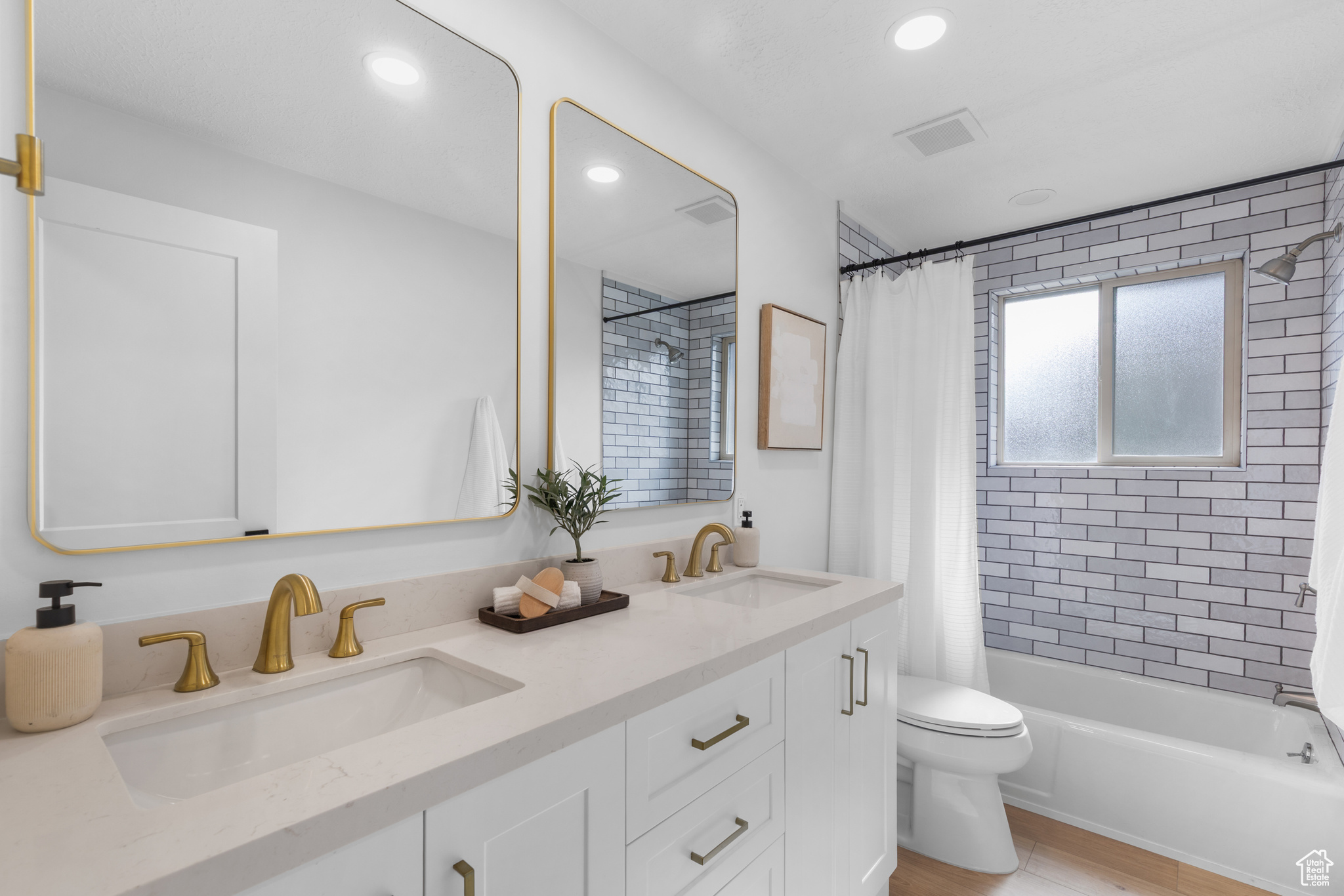 WILLOW CREEK - Residential