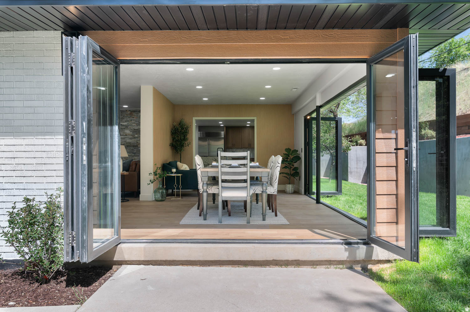 DORMONT ESTATES - Residential