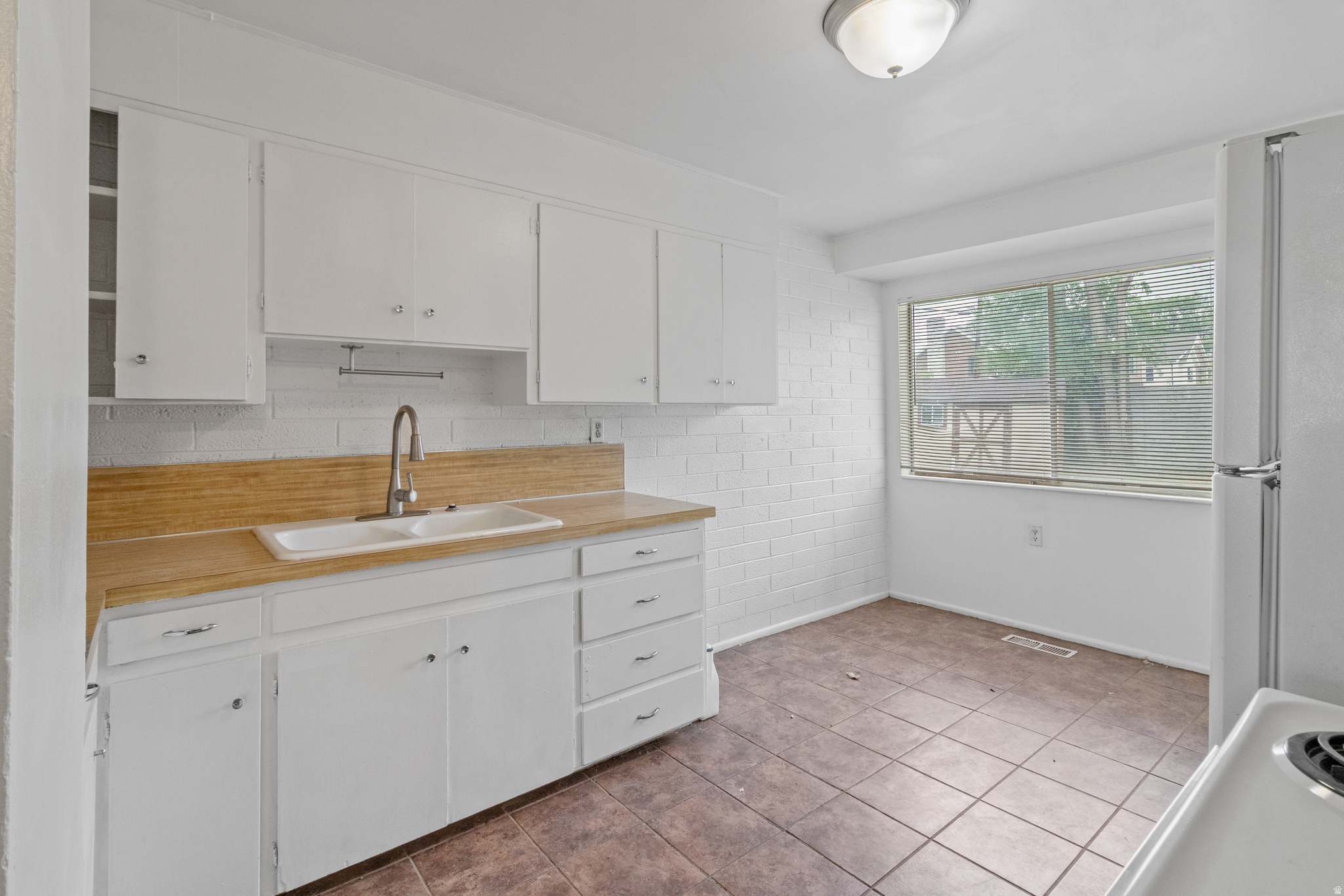 EDDIE-KAY SUBDIVISION - Residential Income