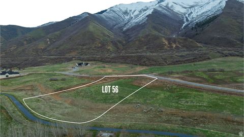 Photo of 1974 S PRESERVE DR #56, Mapleton, UT 84664 (MLS # 2077098)