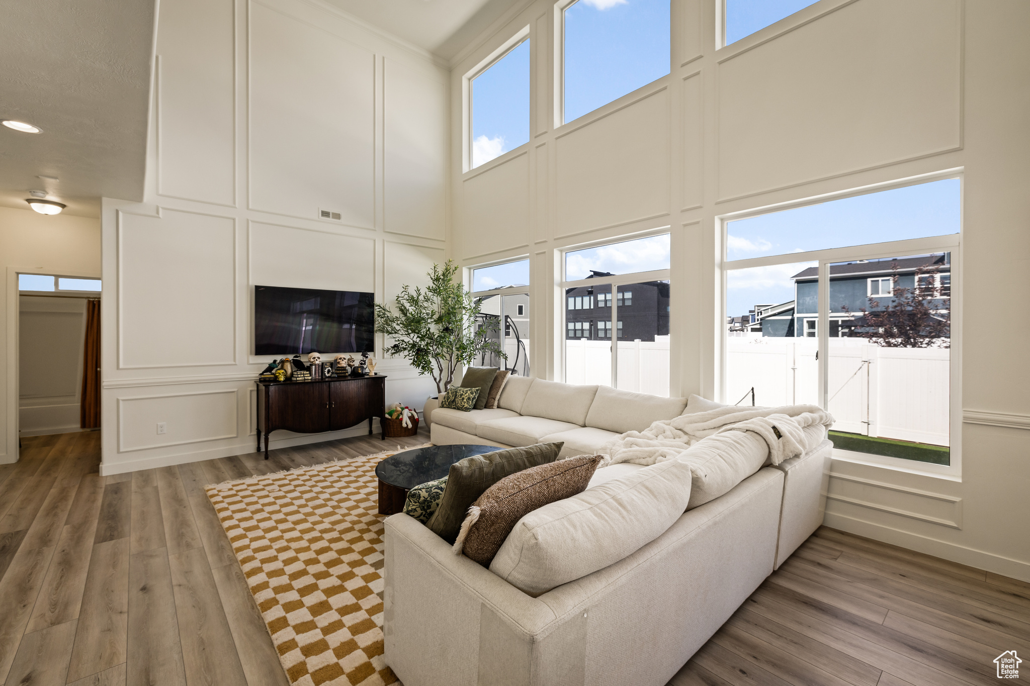 LAKESHORE - Residential