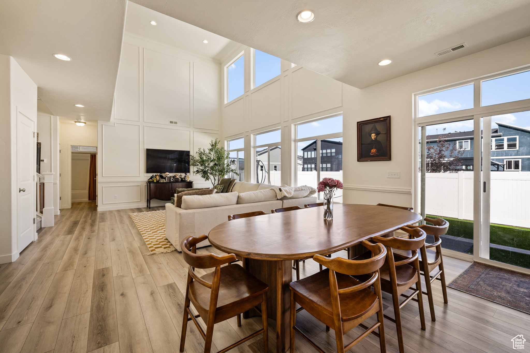 LAKESHORE - Residential
