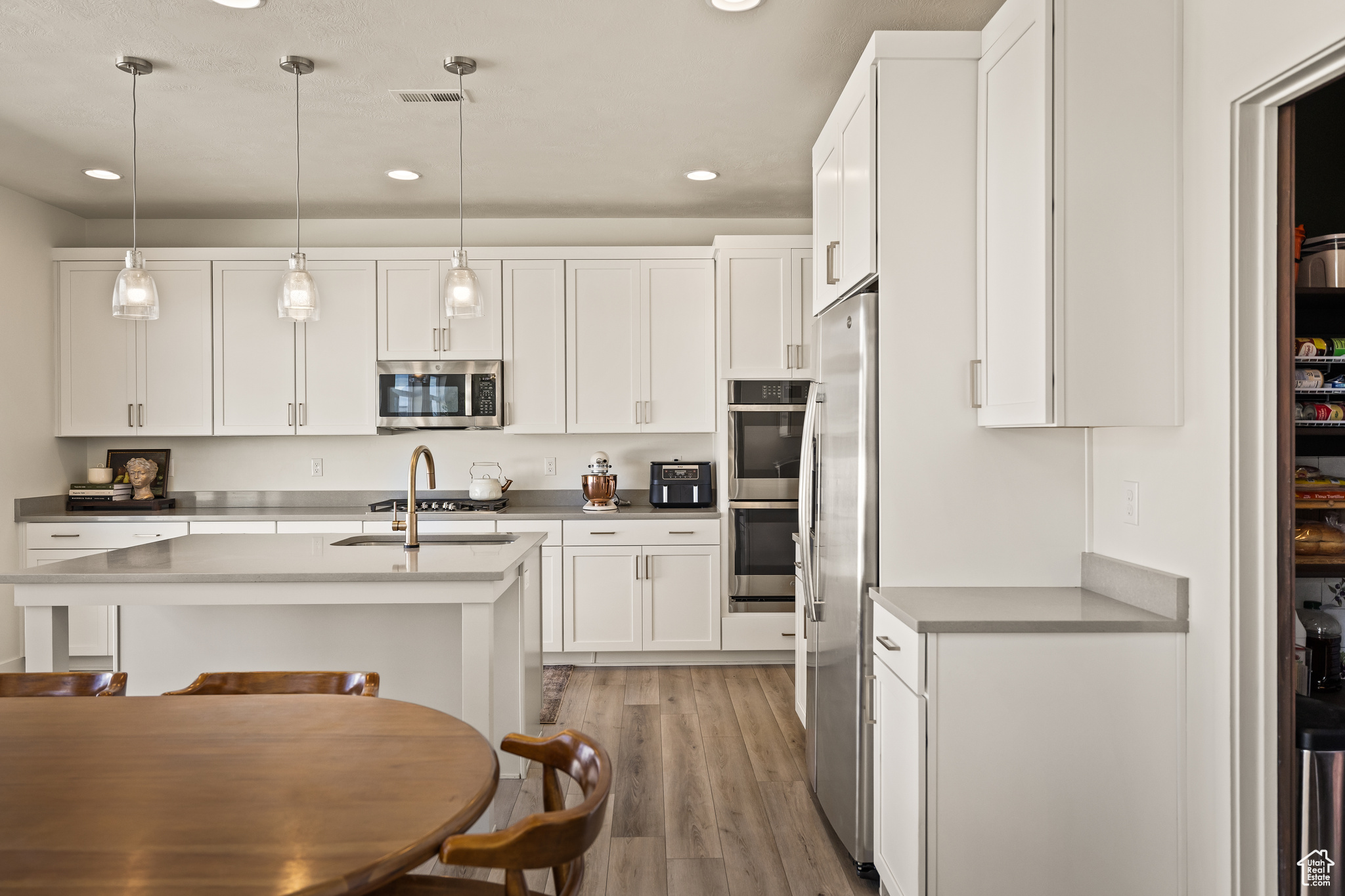 LAKESHORE - Residential