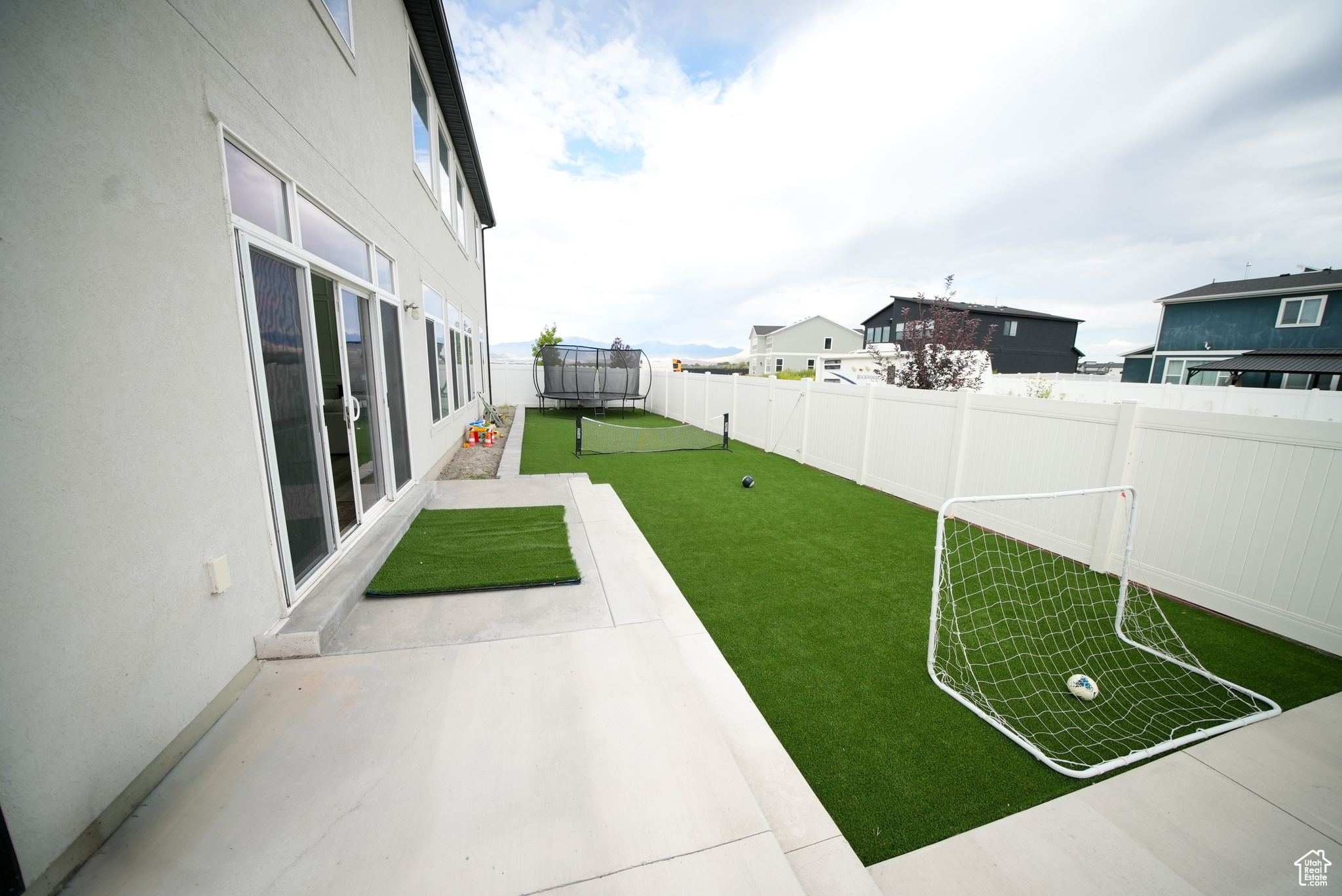 LAKESHORE - Residential