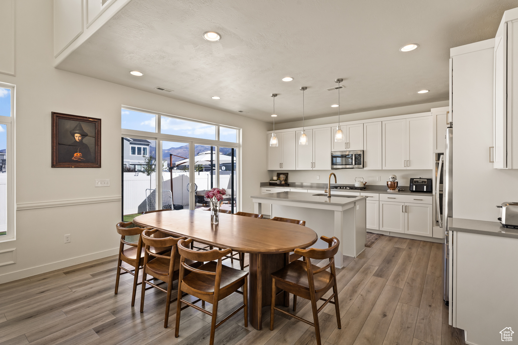 LAKESHORE - Residential