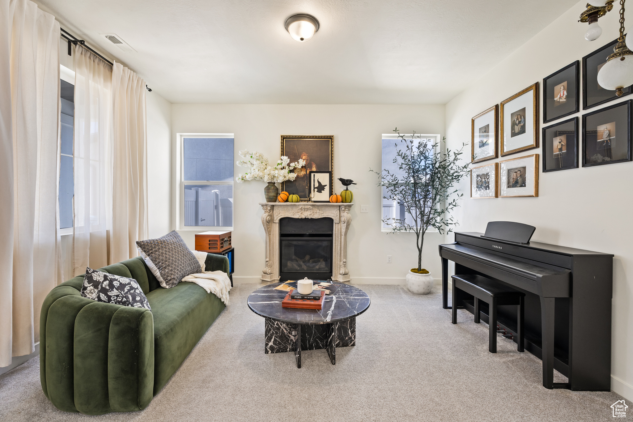LAKESHORE - Residential
