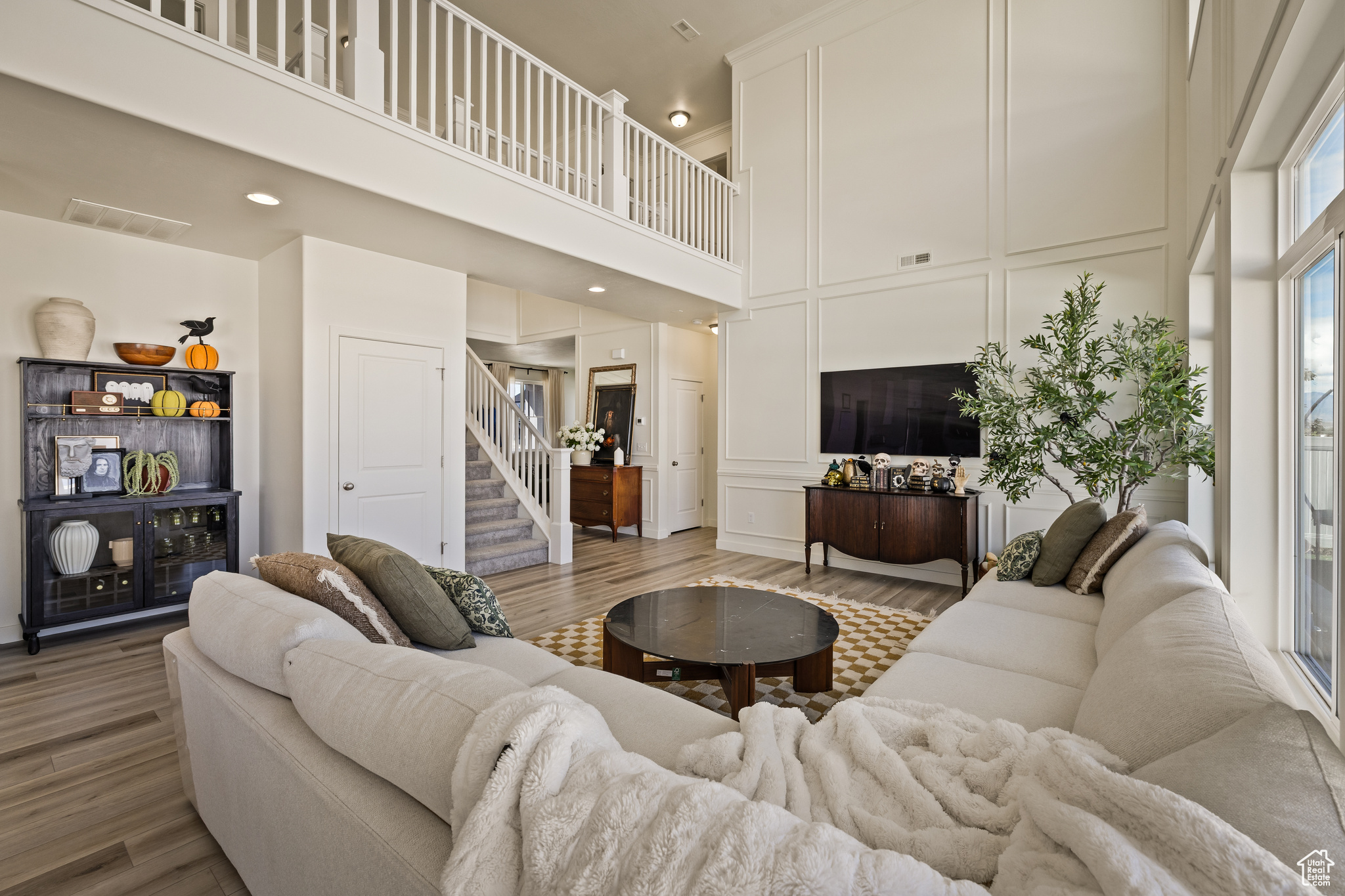 LAKESHORE - Residential