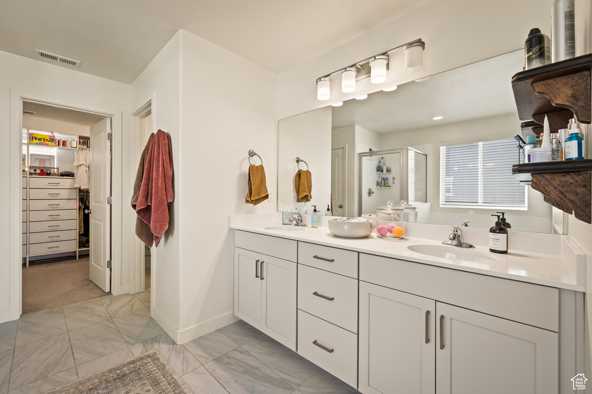 LAKESHORE - Residential