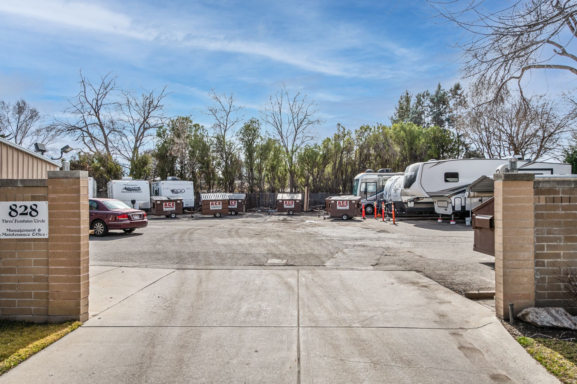 THREE FOUNTAINS - Residential