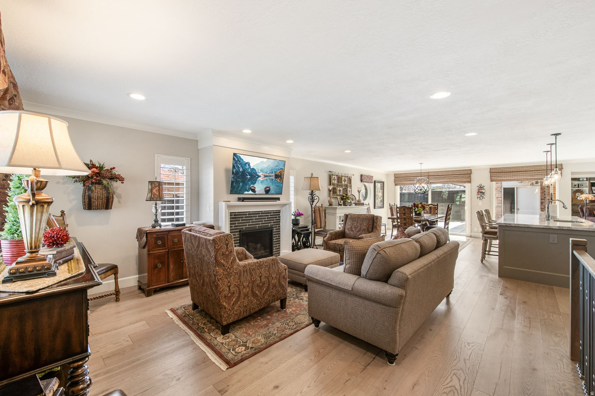 THREE FOUNTAINS - Residential