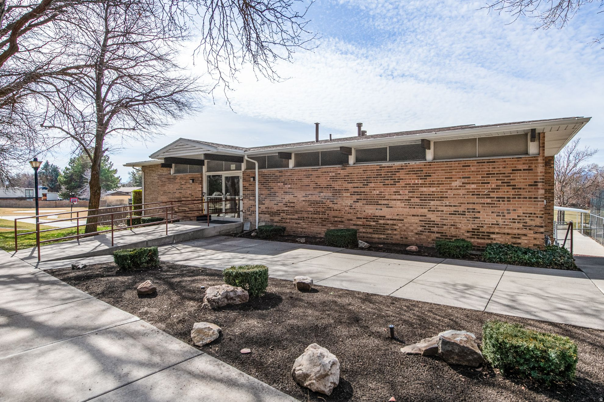 THREE FOUNTAINS - Residential