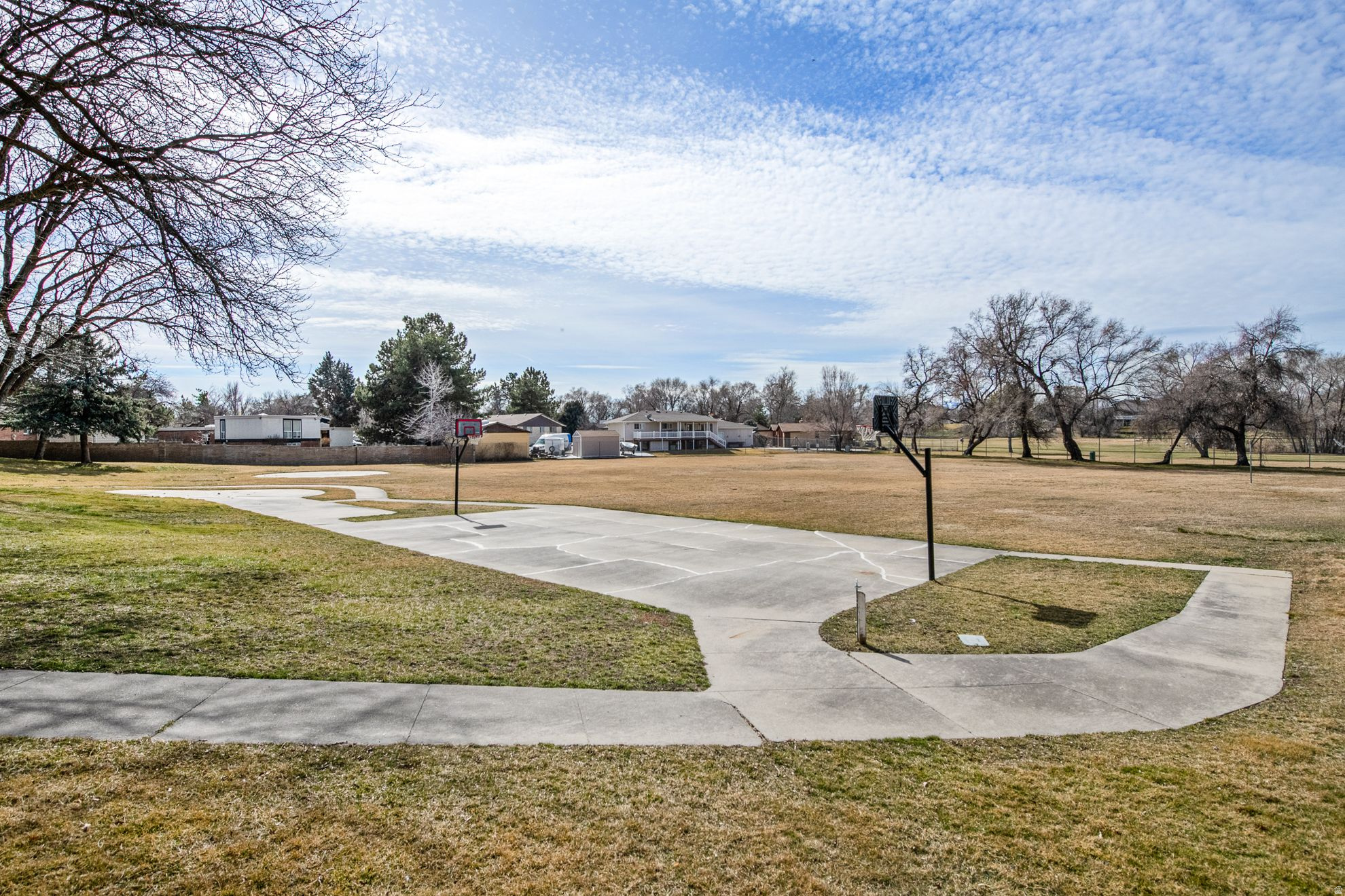 THREE FOUNTAINS - Residential