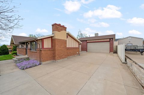 Tiny photo for 637 CHERRYWOOD RD, Kaysville, UT 84037 (MLS # 2148762)