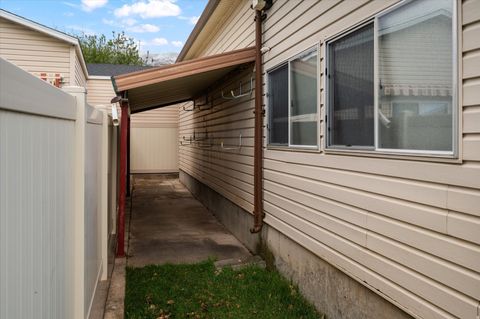 Tiny photo for 637 CHERRYWOOD RD, Kaysville, UT 84037 (MLS # 2148762)