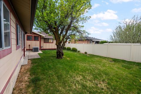 Tiny photo for 637 CHERRYWOOD RD, Kaysville, UT 84037 (MLS # 2148762)