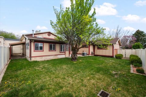 Tiny photo for 637 CHERRYWOOD RD, Kaysville, UT 84037 (MLS # 2148762)
