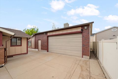 Tiny photo for 637 CHERRYWOOD RD, Kaysville, UT 84037 (MLS # 2148762)
