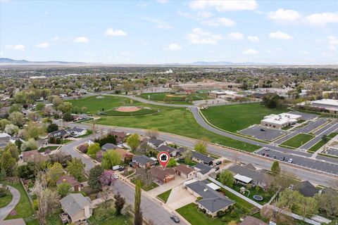 Tiny photo for 637 CHERRYWOOD RD, Kaysville, UT 84037 (MLS # 2148762)