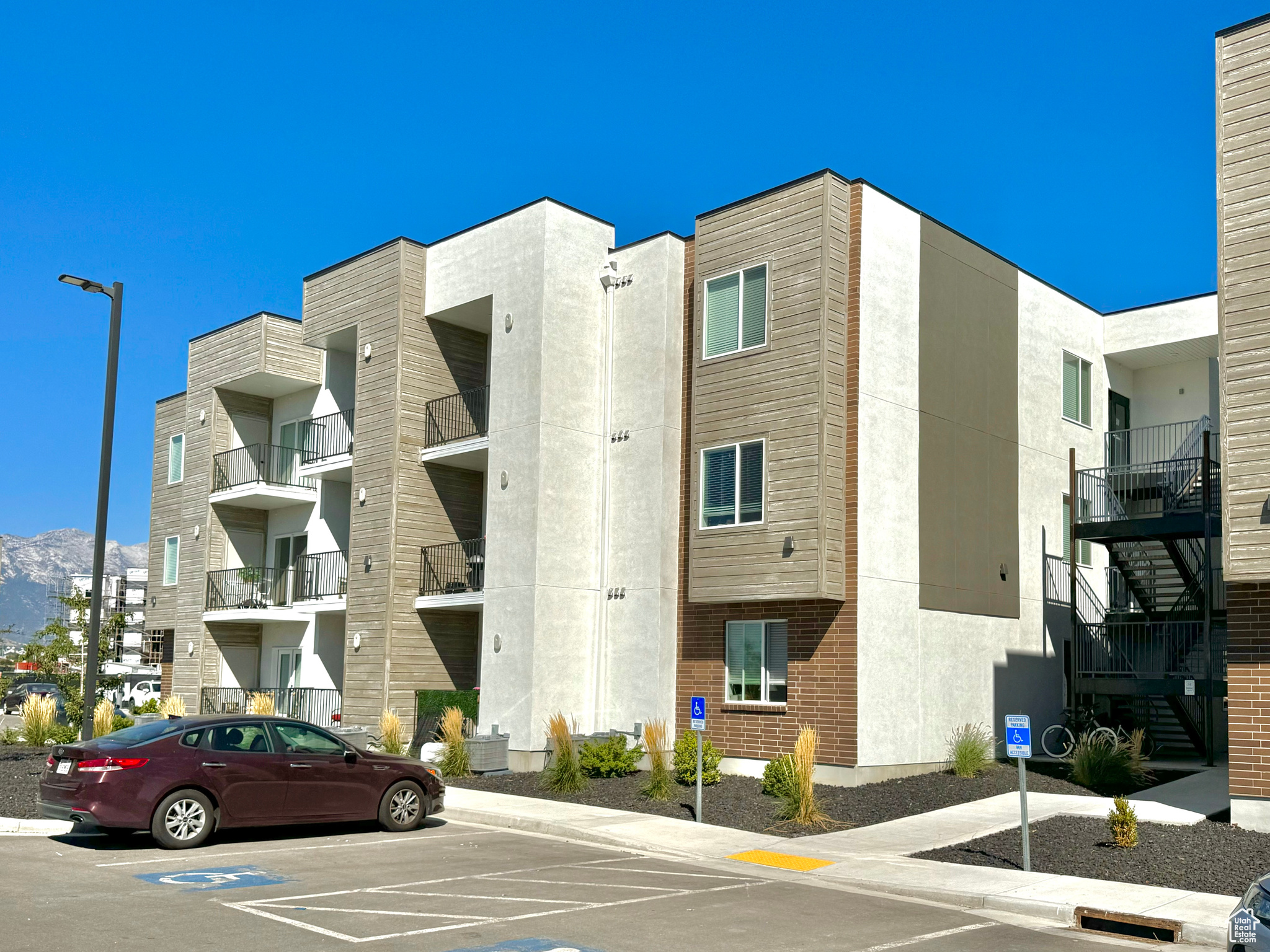 THE YARD - Residential Income