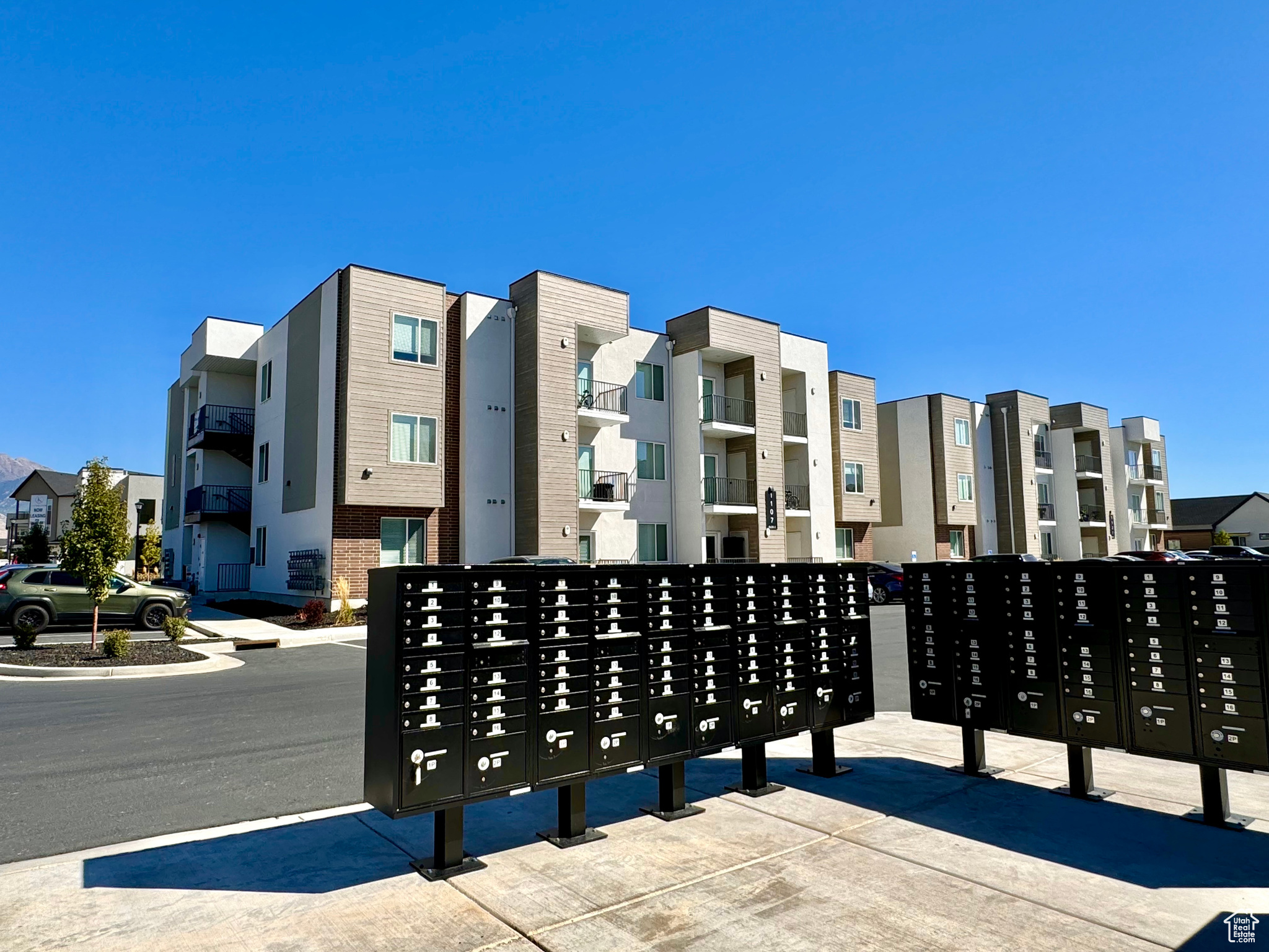 THE YARD - Residential Income