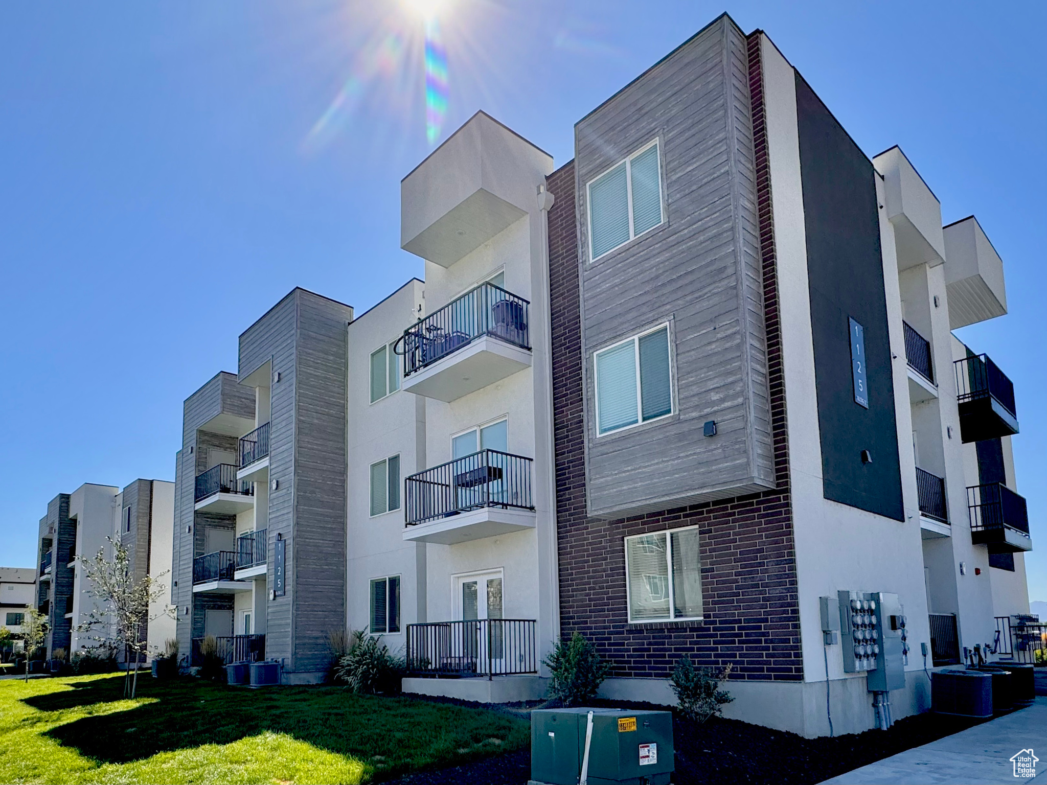 THE YARD - Residential Income