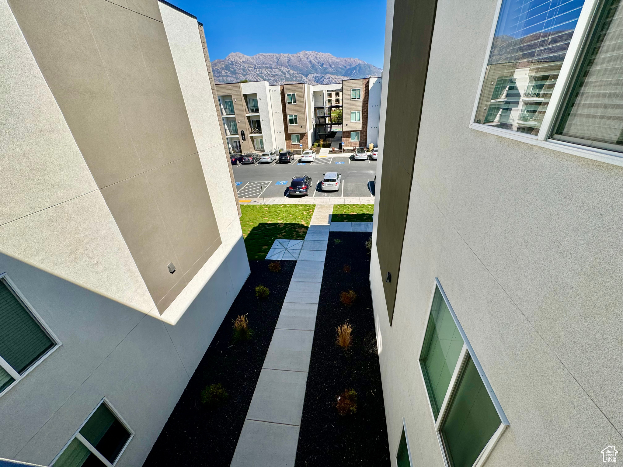 THE YARD - Residential Income