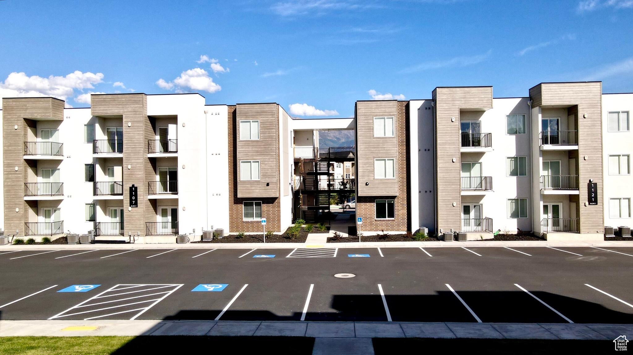 THE YARD - Residential Income