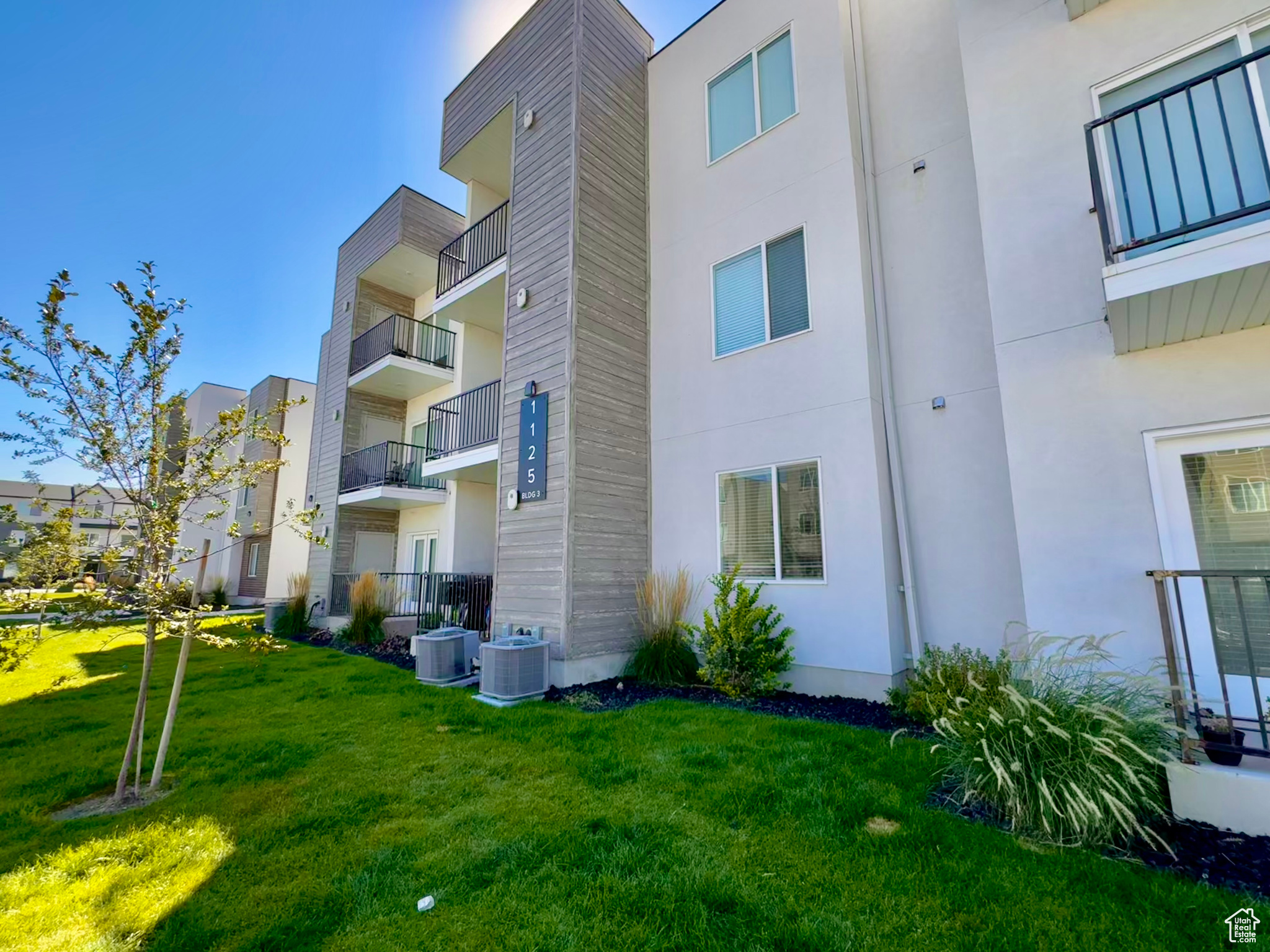 THE YARD - Residential Income