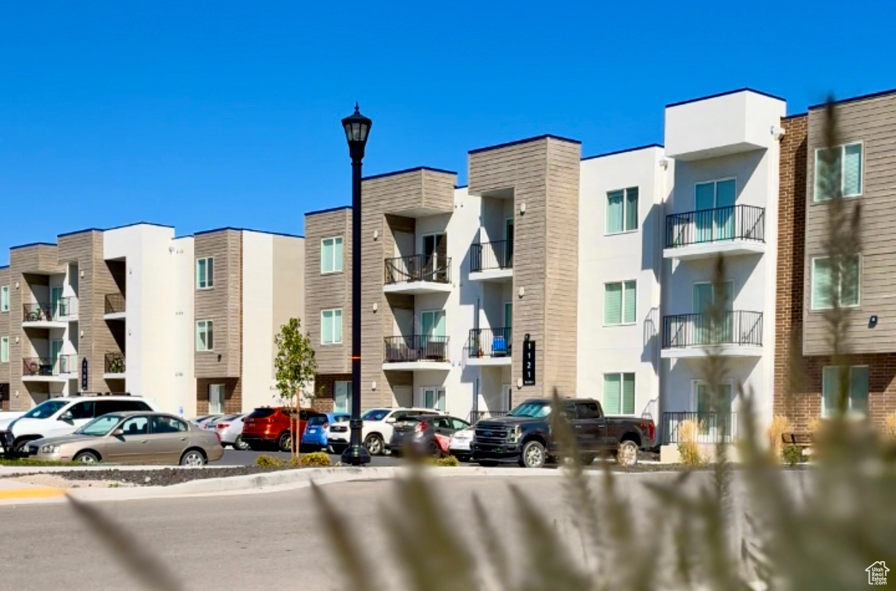THE YARD - Residential Income