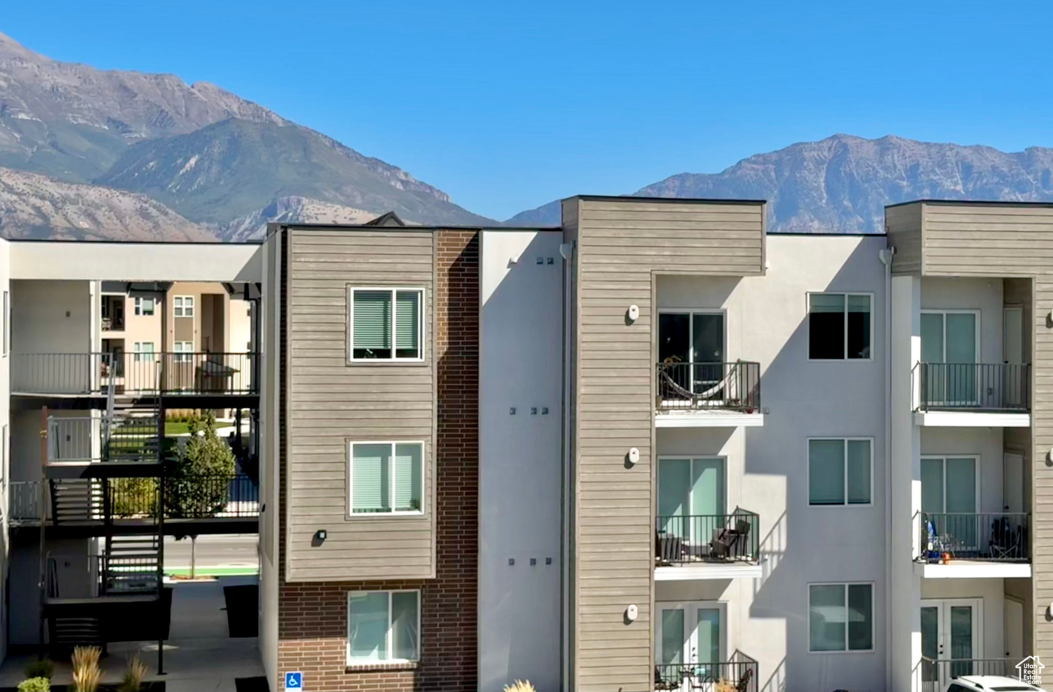 THE YARD - Residential Income