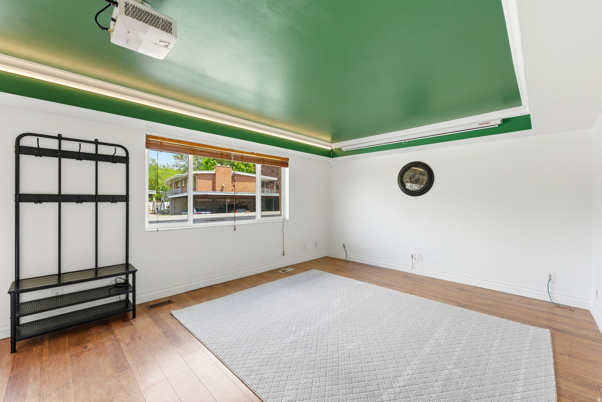 AIX LA CHAPE - Residential