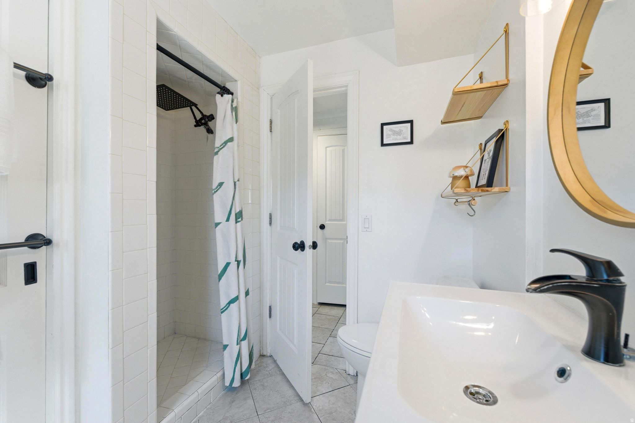 AIX LA CHAPE - Residential