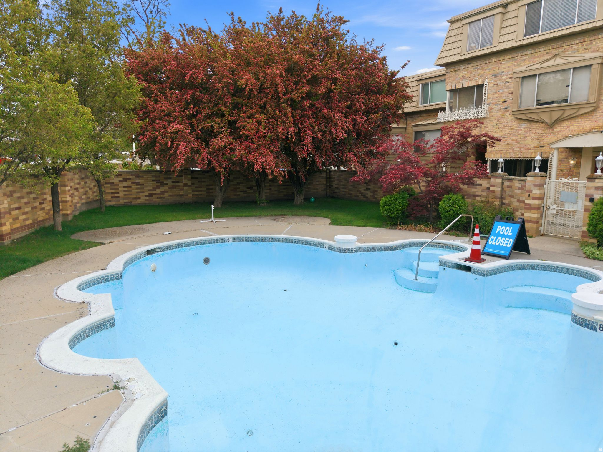 AIX LA CHAPE - Residential