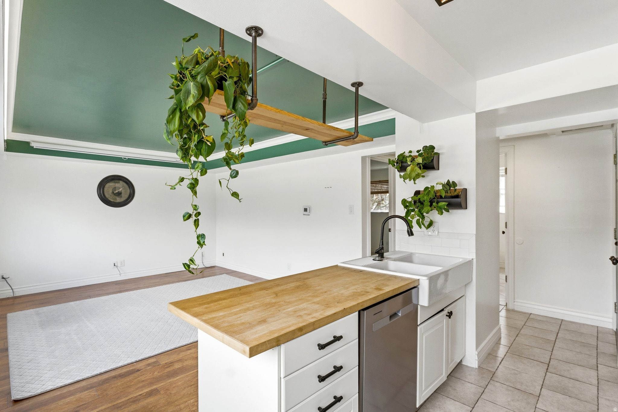 AIX LA CHAPE - Residential