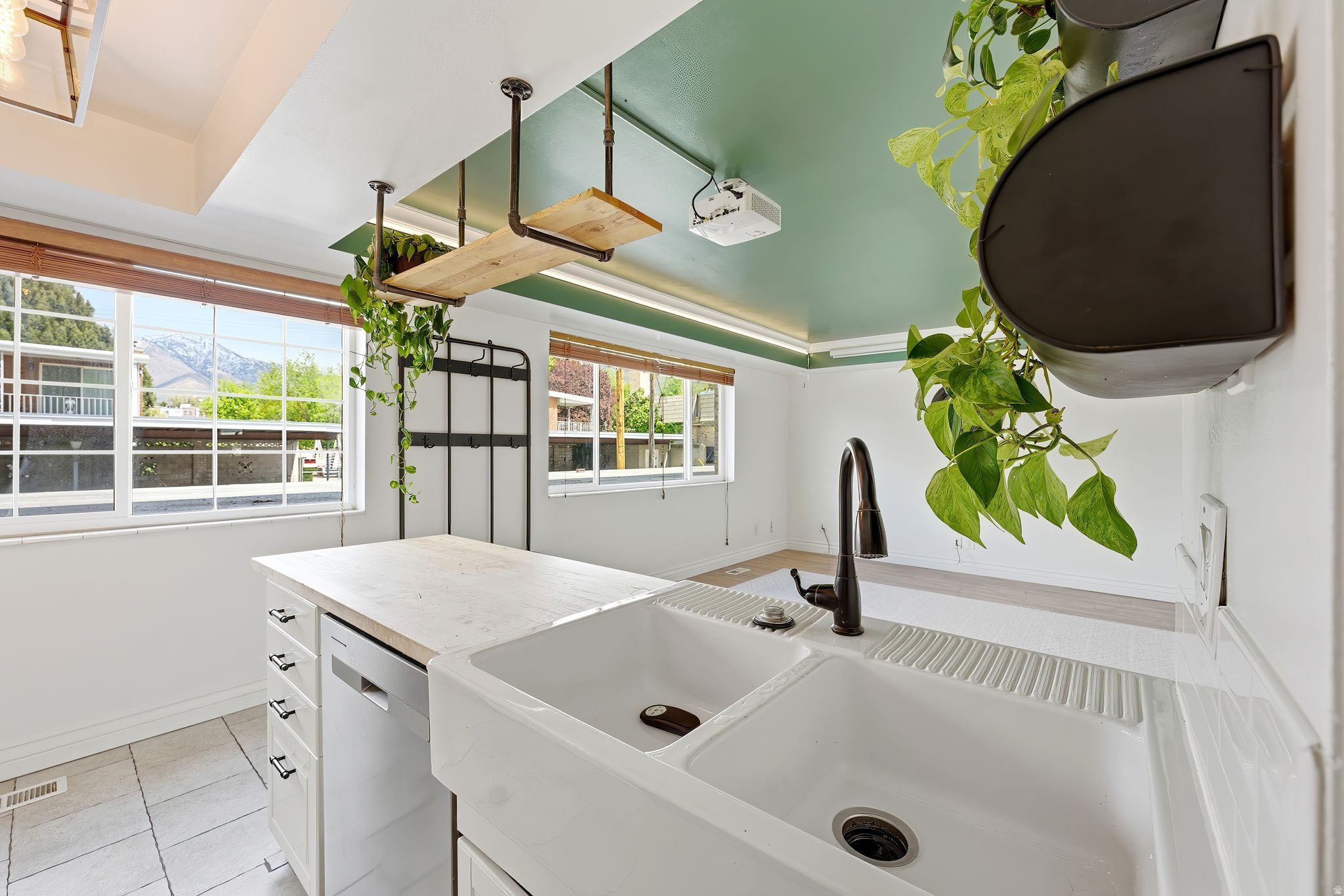 AIX LA CHAPE - Residential